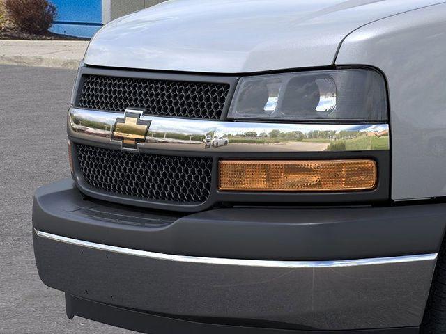 Photo of 2025 Silver Ice Metallic Chevrolet Express 2500
