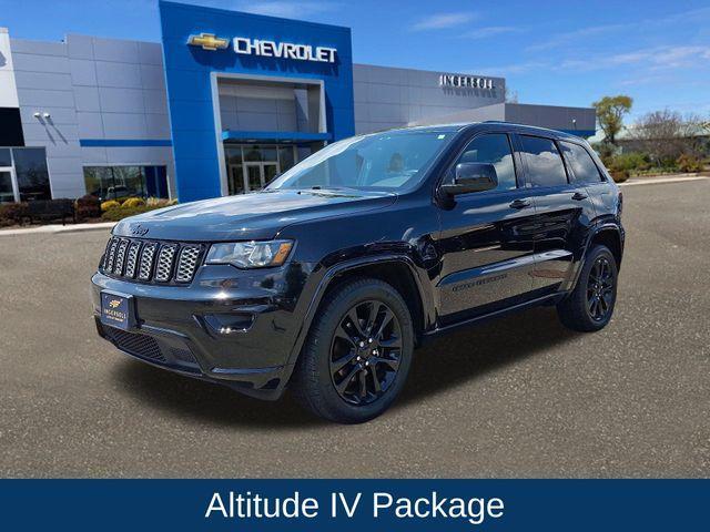 Photo of 2018 Diamond Black Jeep Grand Cherokee