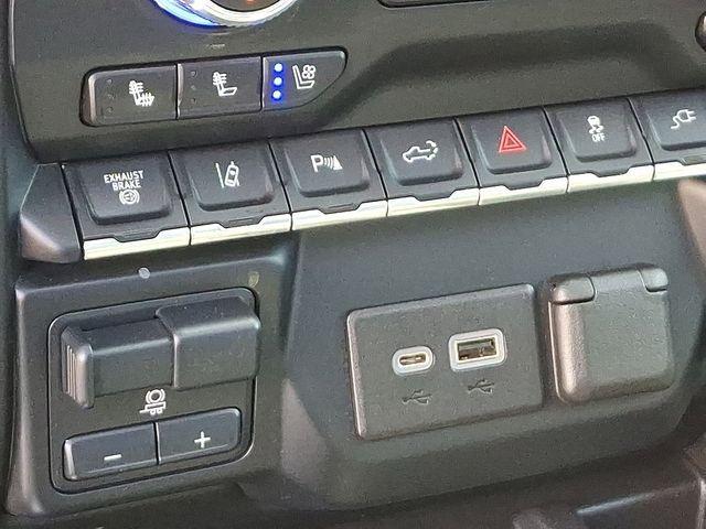 Photo of 2022 Summit White GMC Sierra 2500