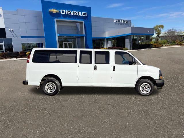 Photo of 2023 Summit White GMC Savana 3500