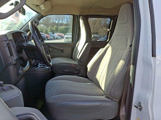 Photo of 2023 Summit White GMC Savana 3500