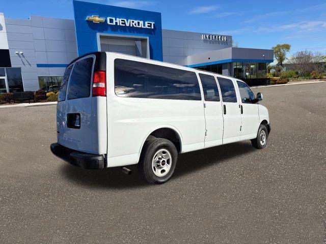 Photo of 2023 Summit White GMC Savana 3500