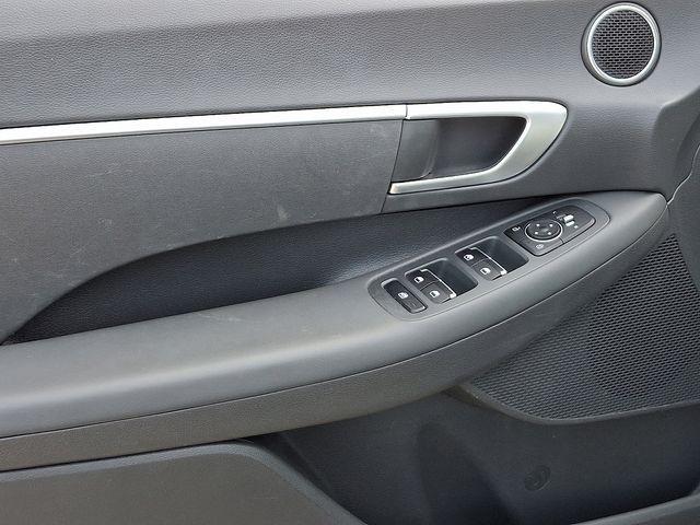 Photo of 2021 Phantom Black Hyundai SONATA