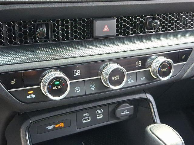 Photo of 2024 Platinum White Pearl Honda CR-V Hybrid