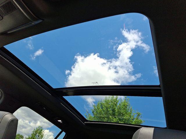 Photo of 2025 Stellar Black Metallic Cadillac XT6