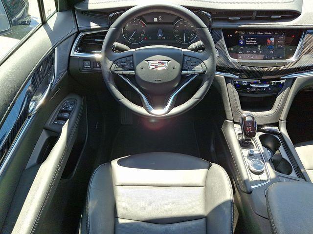 Photo of 2025 Stellar Black Metallic Cadillac XT6