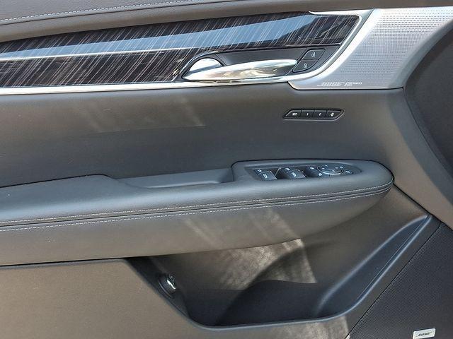 Photo of 2025 Stellar Black Metallic Cadillac XT6
