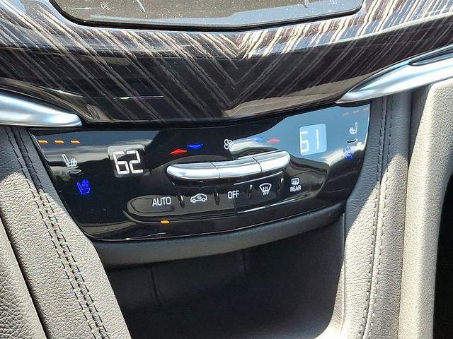 Photo of 2025 Stellar Black Metallic Cadillac XT6