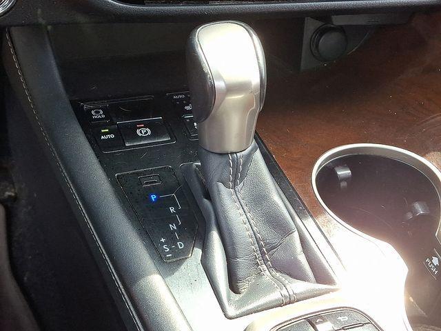 Photo of 2017 Atomic Silver Lexus RX 350