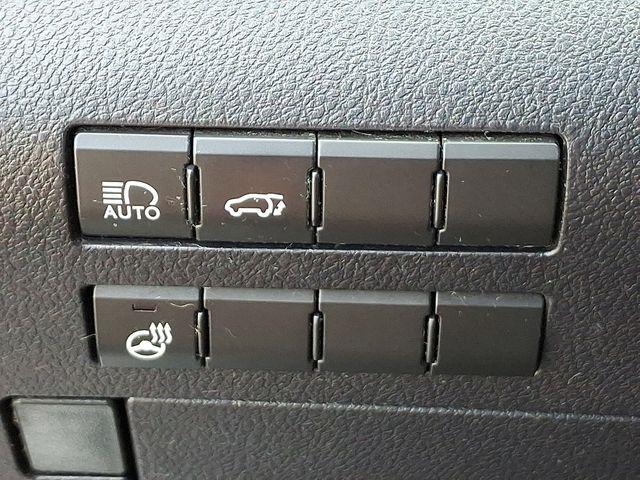 Photo of 2017 Atomic Silver Lexus RX 350