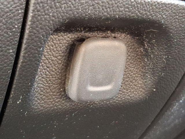 Photo of 2015 Silver Ice Metallic Chevrolet Silverado 1500