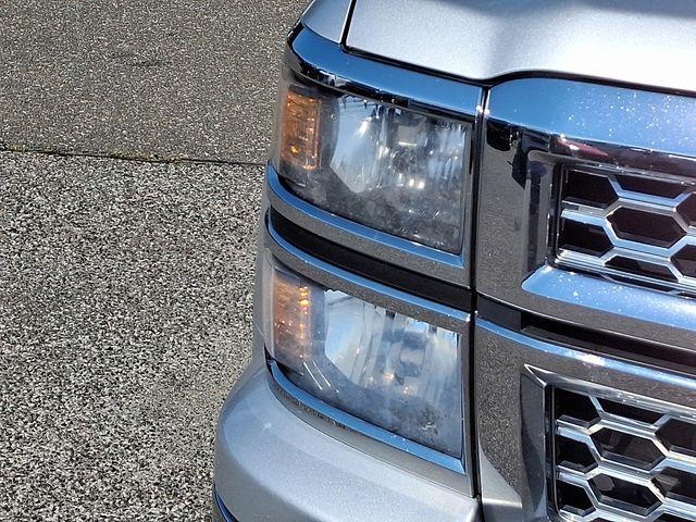 Photo of 2015 Silver Ice Metallic Chevrolet Silverado 1500
