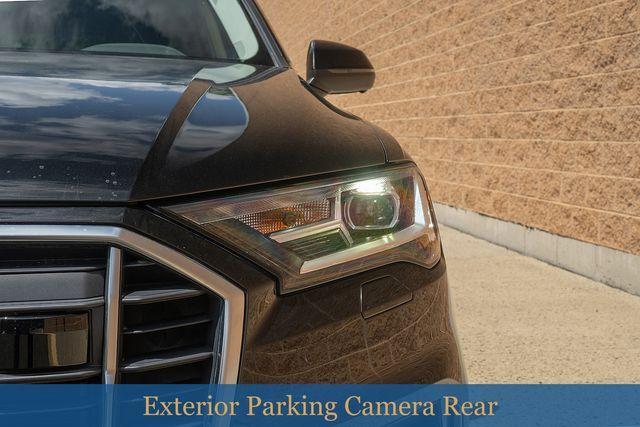 Photo of 2023 Mythos Black Metallic Audi Q7