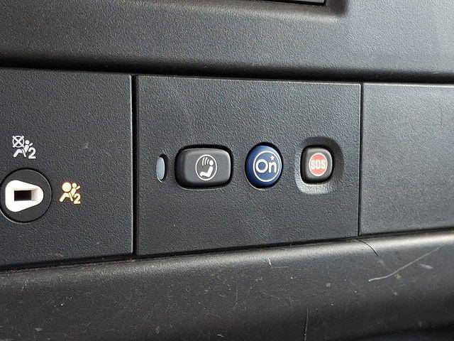 Photo of 2022 Summit White GMC Savana 2500