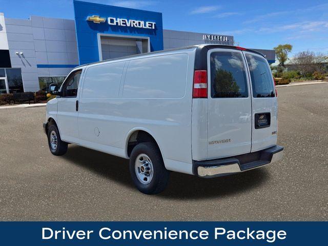 Photo of 2022 Summit White GMC Savana 2500