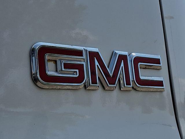 Photo of 2022 Summit White GMC Savana 2500