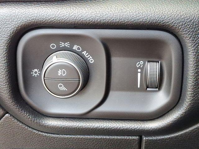 Photo of 2020 Bright White Clearcoat RAM 1500