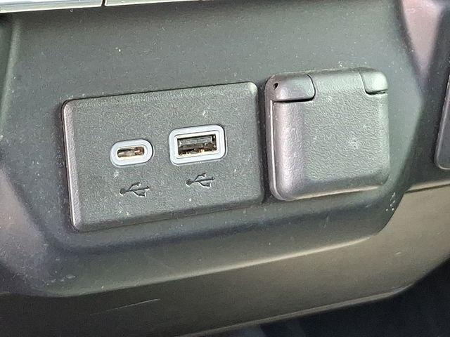 Photo of 2021 Black Chevrolet Silverado 1500