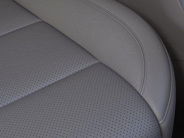 Photo of 2025 Summit White GMC Sierra 2500