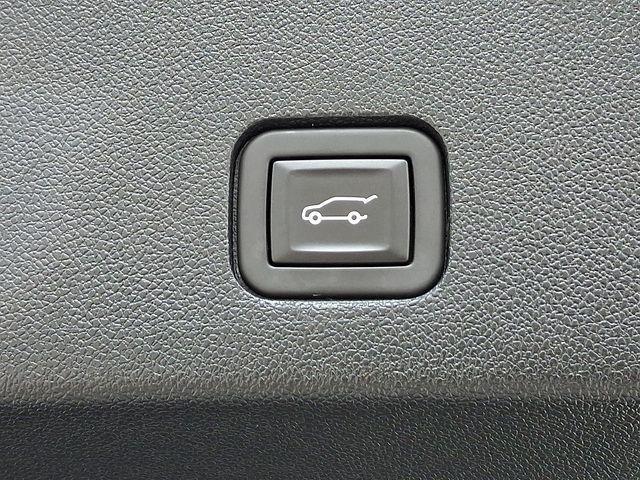 Photo of 2023 Stellar Black Metallic Cadillac XT6