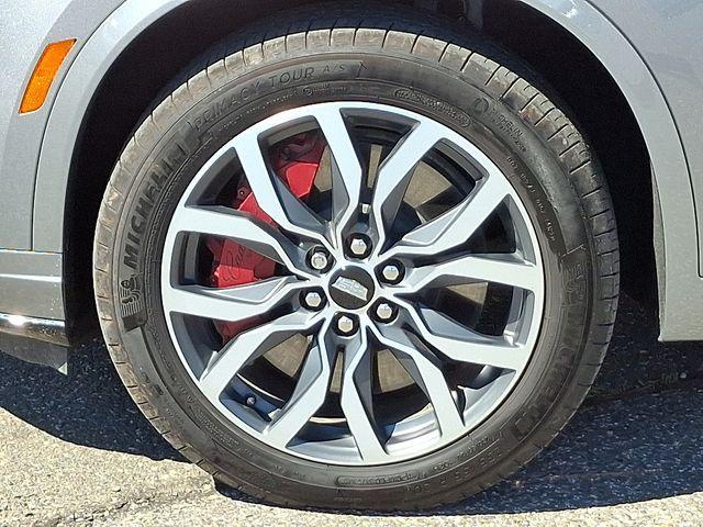 Photo of 2024 Silver Metallic Cadillac XT6