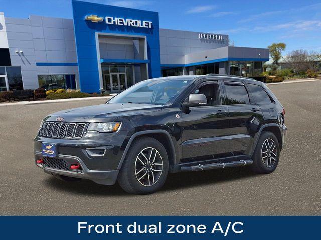 Photo of 2020 Diamond Black Jeep Grand Cherokee