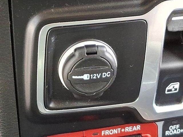 Photo of 2022 Silver Zynith Clearcoat Jeep Wrangler