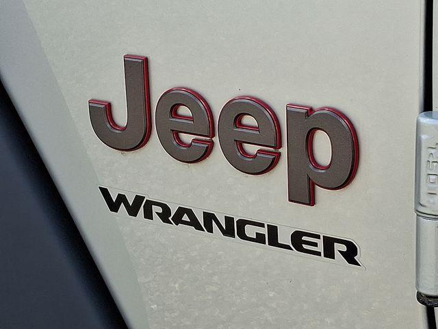 Photo of 2022 Silver Zynith Clearcoat Jeep Wrangler