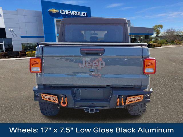 Photo of 2021 Sting Gray Clearcoat Jeep Gladiator