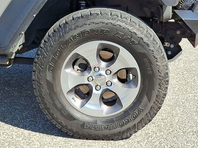 Photo of 2021 Sting Gray Clearcoat Jeep Gladiator