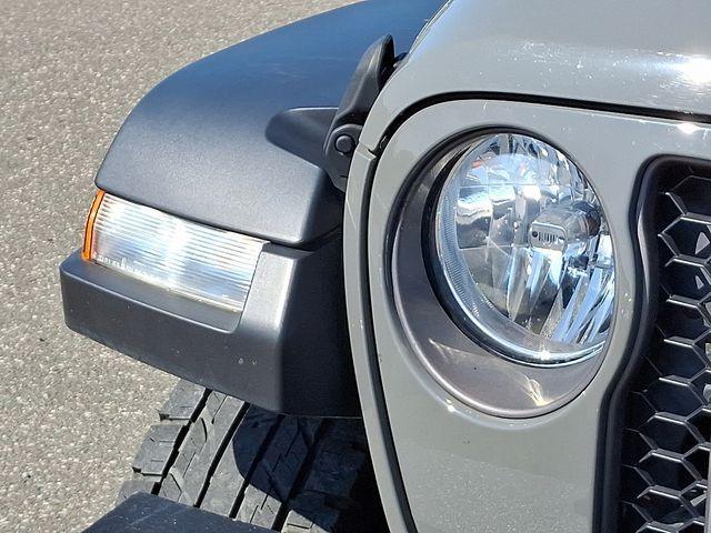 Photo of 2021 Sting Gray Clearcoat Jeep Gladiator