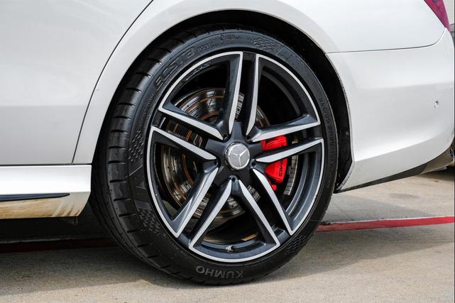Photo of 2018 designo Diamond White Metallic Mercedes-Benz AMG E 63