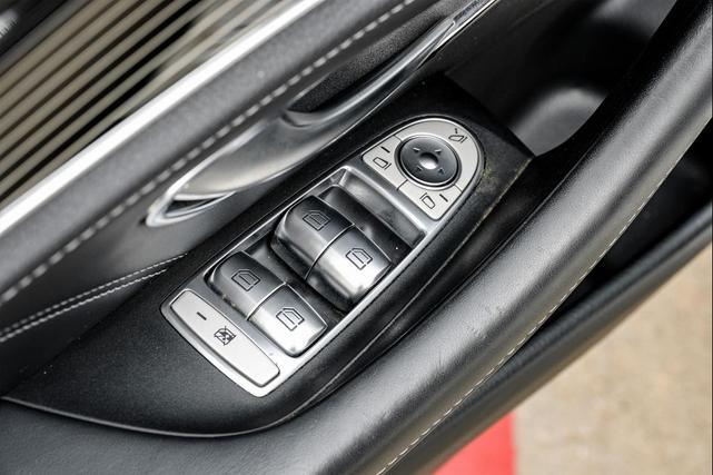 Photo of 2018 designo Diamond White Metallic Mercedes-Benz AMG E 63