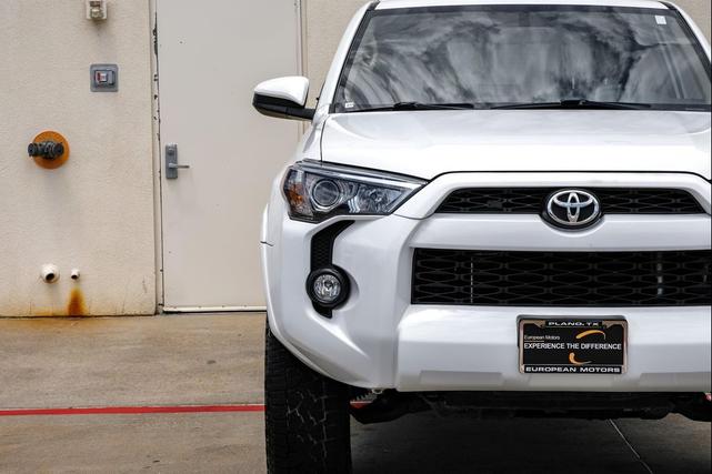 Photo of 2016 Super White Toyota 4Runner