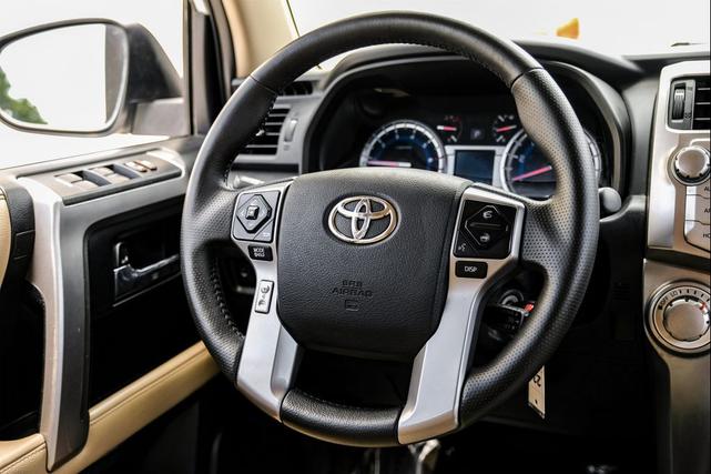 Photo of 2016 Super White Toyota 4Runner
