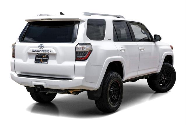 Photo of 2016 Super White Toyota 4Runner