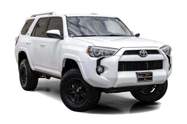 Photo of 2016 Super White Toyota 4Runner