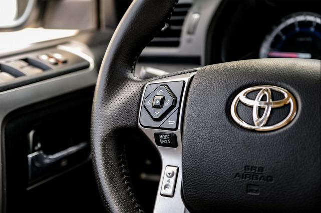 Photo of 2016 Super White Toyota 4Runner