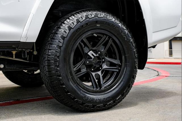 Photo of 2016 Super White Toyota 4Runner