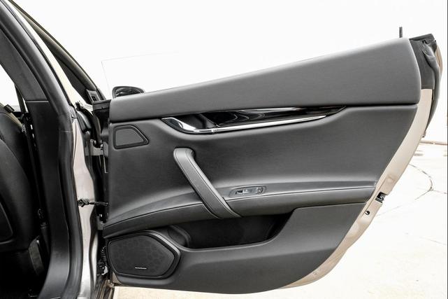 Photo of 2022 Grigio Metallic Maserati Quattroporte