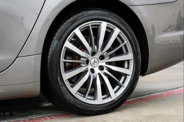 Photo of 2022 Grigio Metallic Maserati Quattroporte