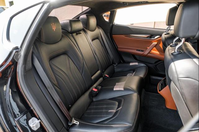Photo of 2018 Nero Maserati Quattroporte