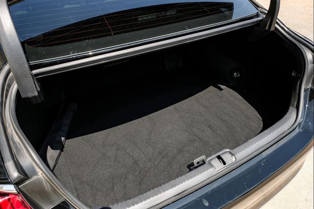 Photo of 2020 Obsidian Lexus ES 300h