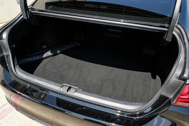 Photo of 2020 Obsidian Lexus ES 300h