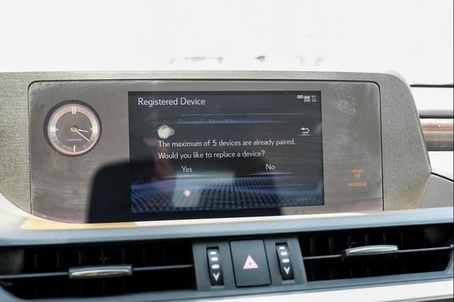 Photo of 2020 Obsidian Lexus ES 300h