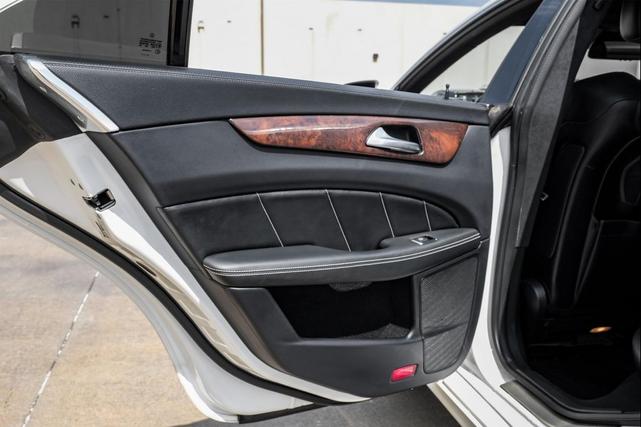 Photo of 2014 Diamond White Metallic Mercedes-Benz CLS-Class