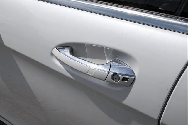 Photo of 2014 Diamond White Metallic Mercedes-Benz CLS-Class