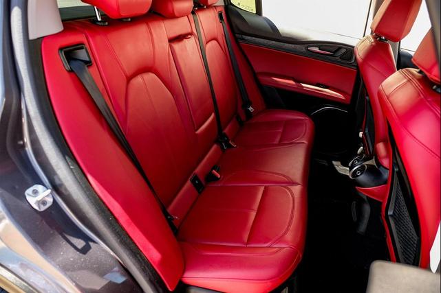 Photo of 2021 Vesuvio Gray Metallic Alfa Romeo Stelvio
