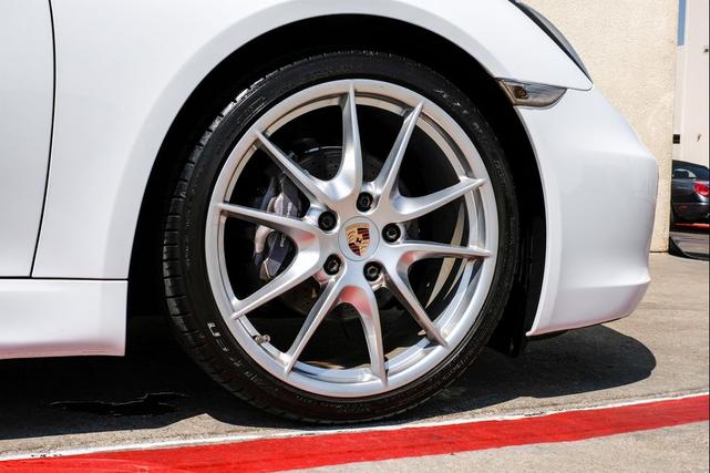 Photo of 2015 White Porsche Cayman