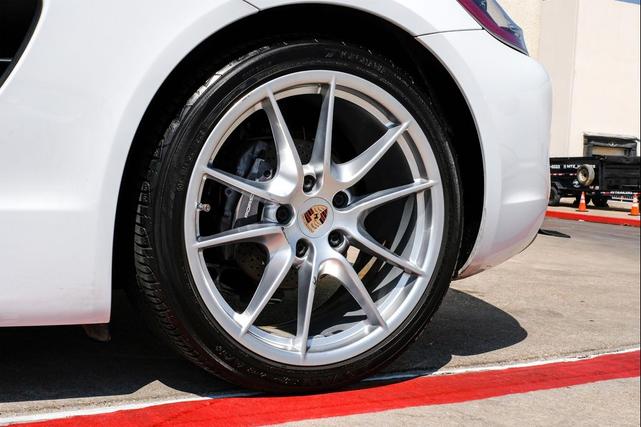 Photo of 2015 White Porsche Cayman